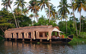 Maison bateau en Inde à Karela