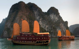 Voyage au Vietnam -Jonque baie Halong